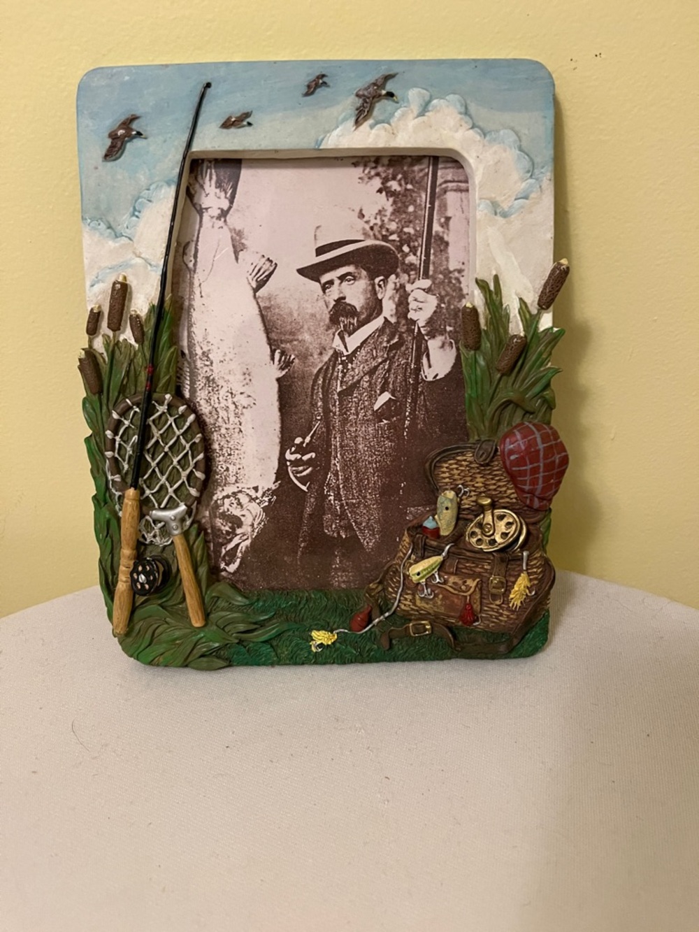 Fishing Themed Decorative Photo Frame - 5 x 7 picture